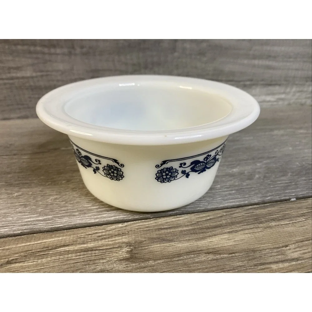 Pyrex Ramekin Custard Cup Unisex OS White Excellent Old Town Blue Floral Onion